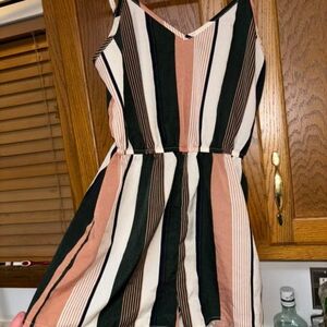 Striped romper size smqll